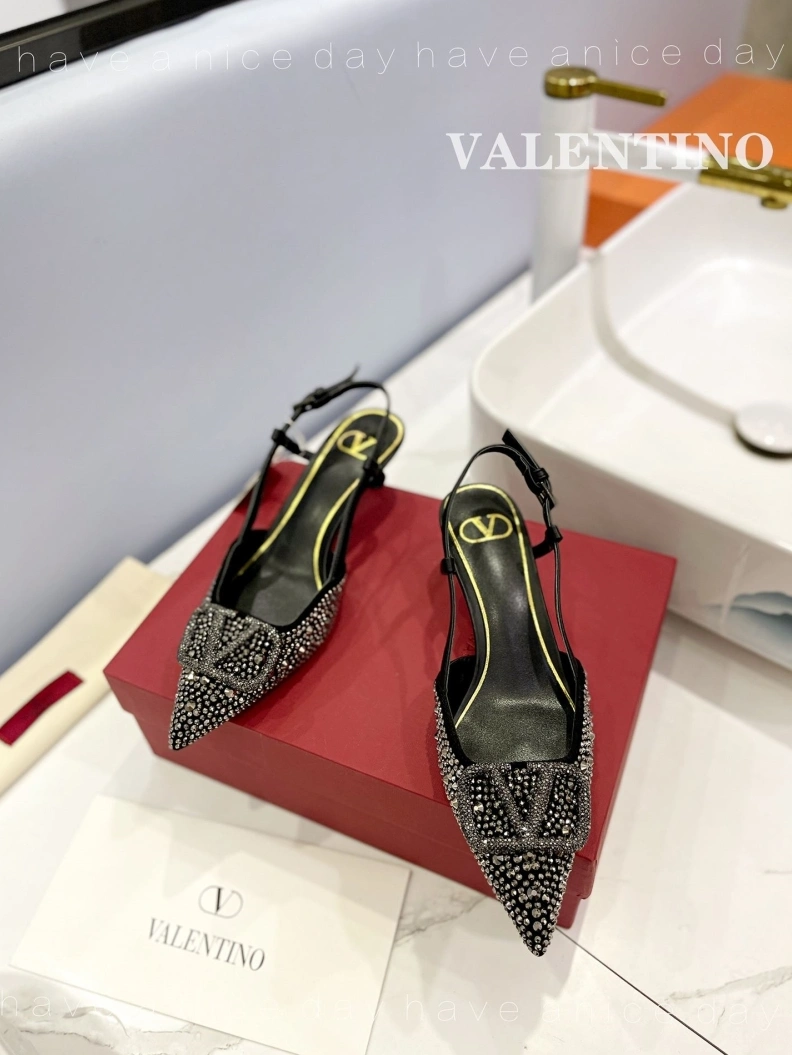UrbanStyle Vxlxntino Sandals 230243