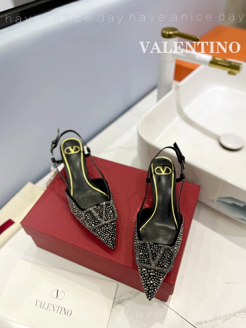 UrbanStyle Vxlxntino Sandals 230243