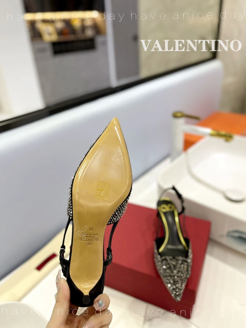 UrbanStyle Vxlxntino Sandals 230243