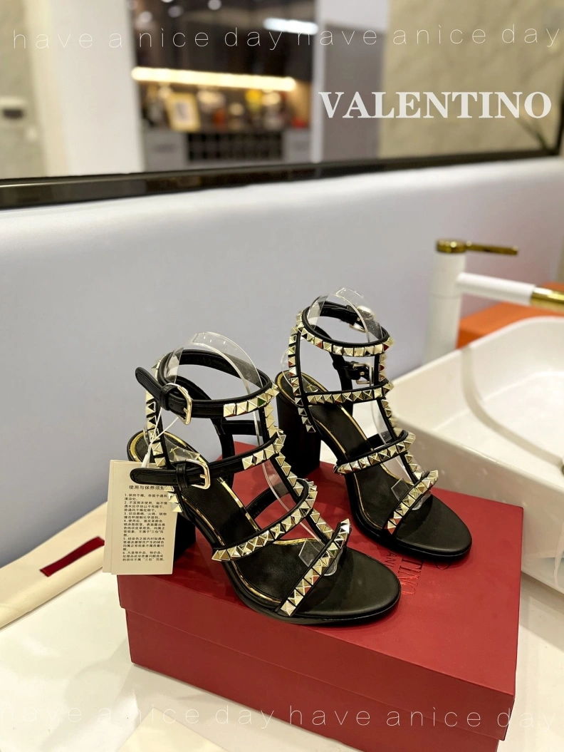 Versatile Vxlxntino High Heels 230433