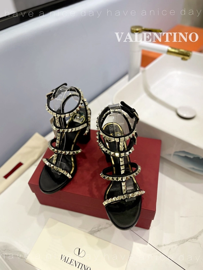 Versatile Vxlxntino High Heels 230433