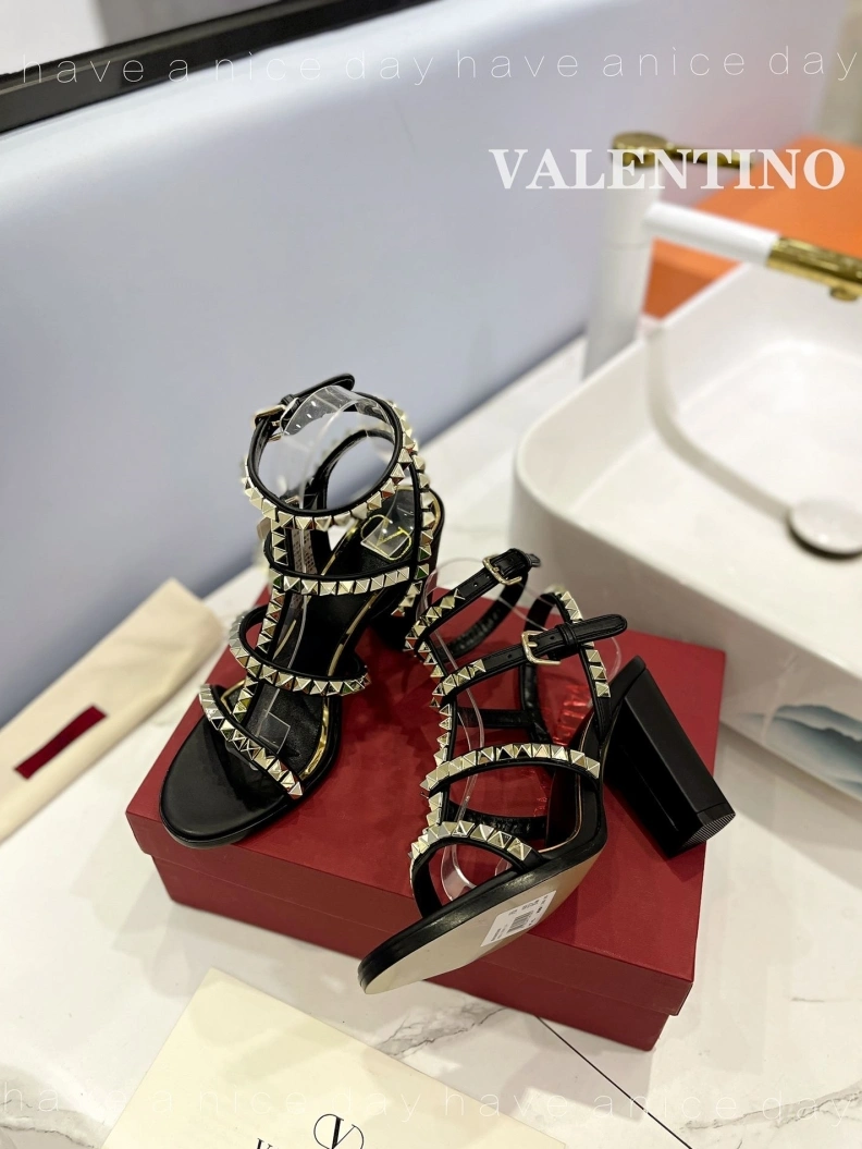 Versatile Vxlxntino High Heels 230433