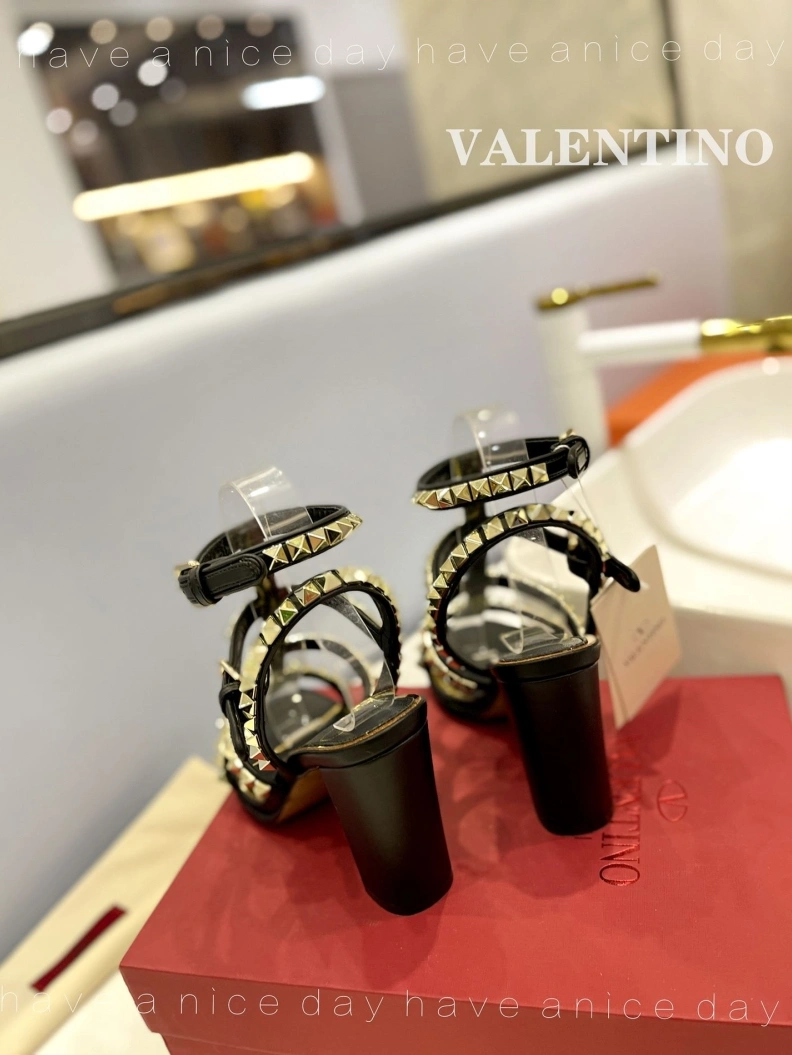 Versatile Vxlxntino High Heels 230433