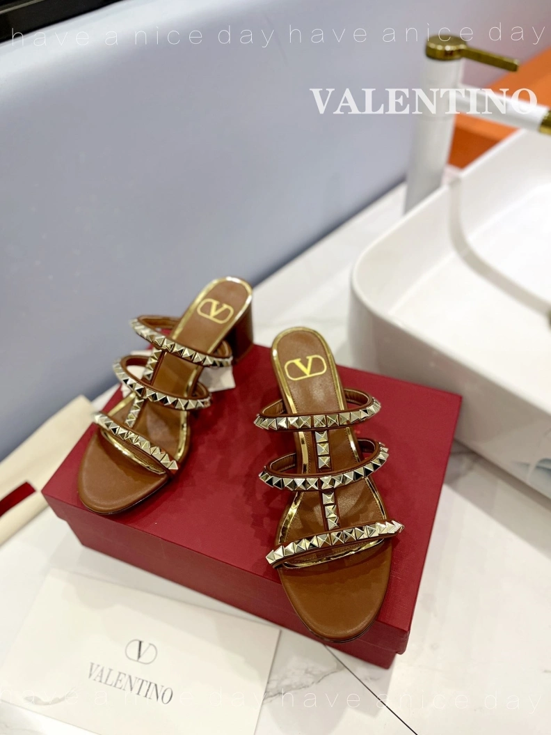 Trendsetting Vxlxntino High Heels 230426