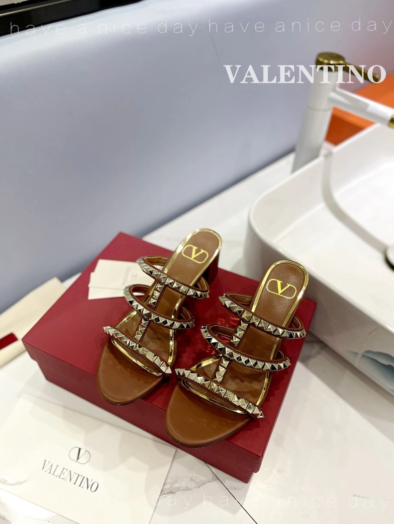 Trendsetting Vxlxntino High Heels 230426