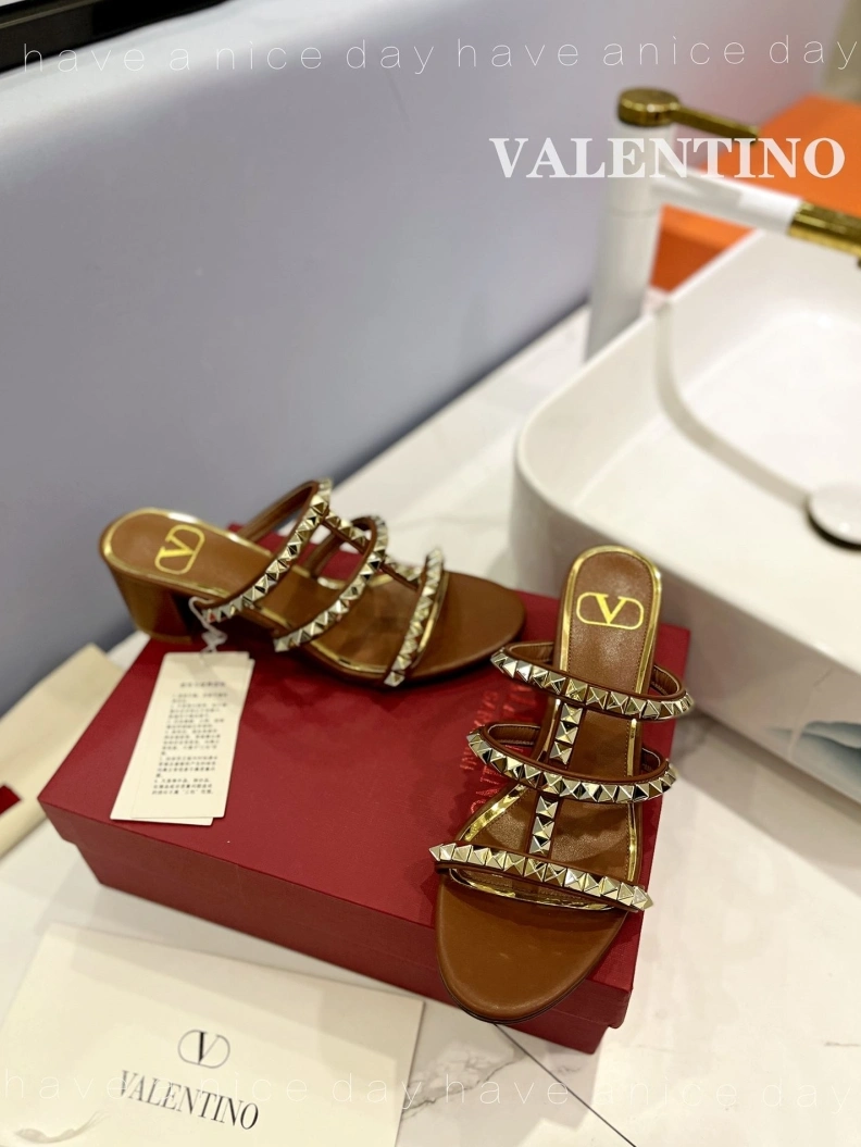 Trendsetting Vxlxntino High Heels 230426