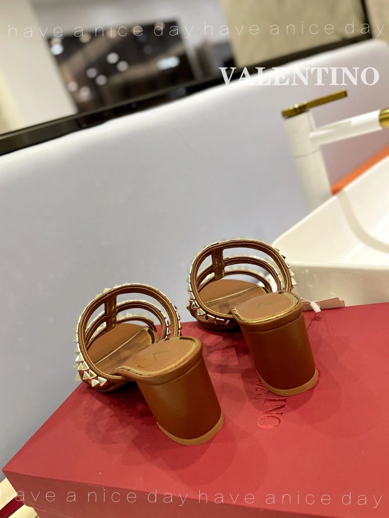Trendsetting Vxlxntino High Heels 230426