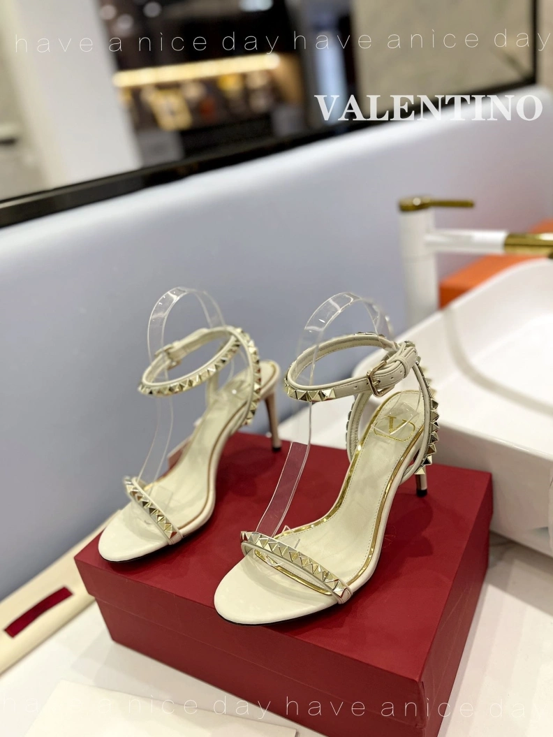 Sleek Vxlxntino High Heels 230419