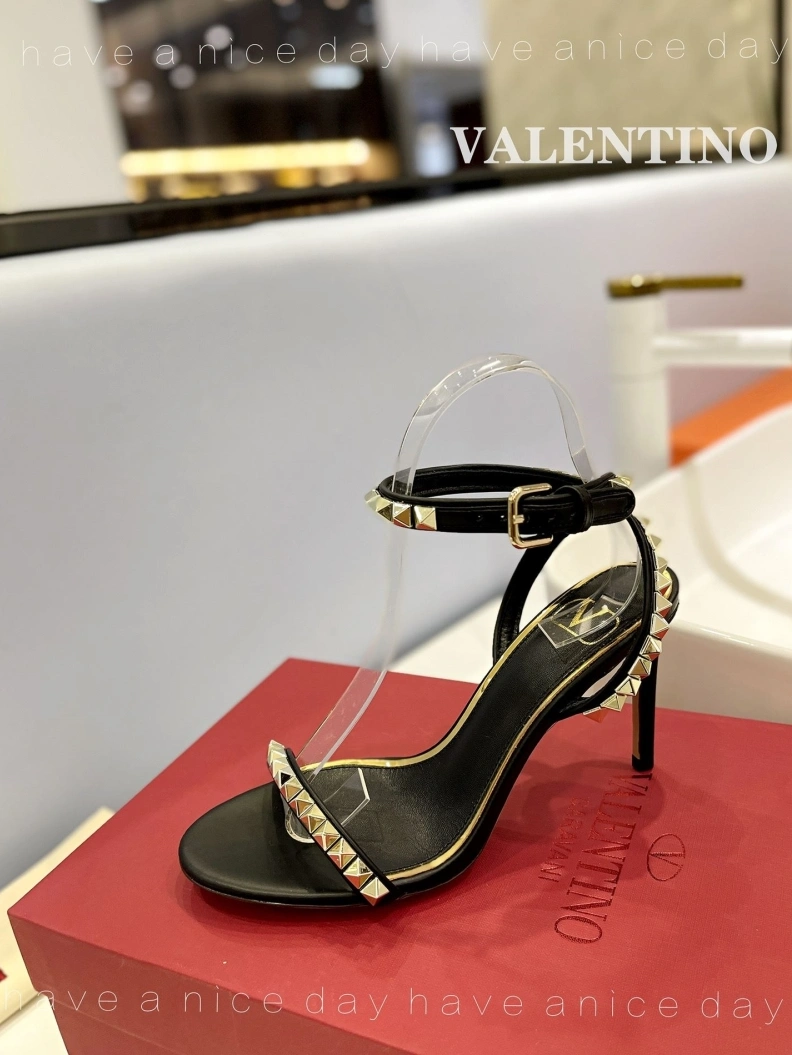 NewStyle Vxlxntino High Heels 230409