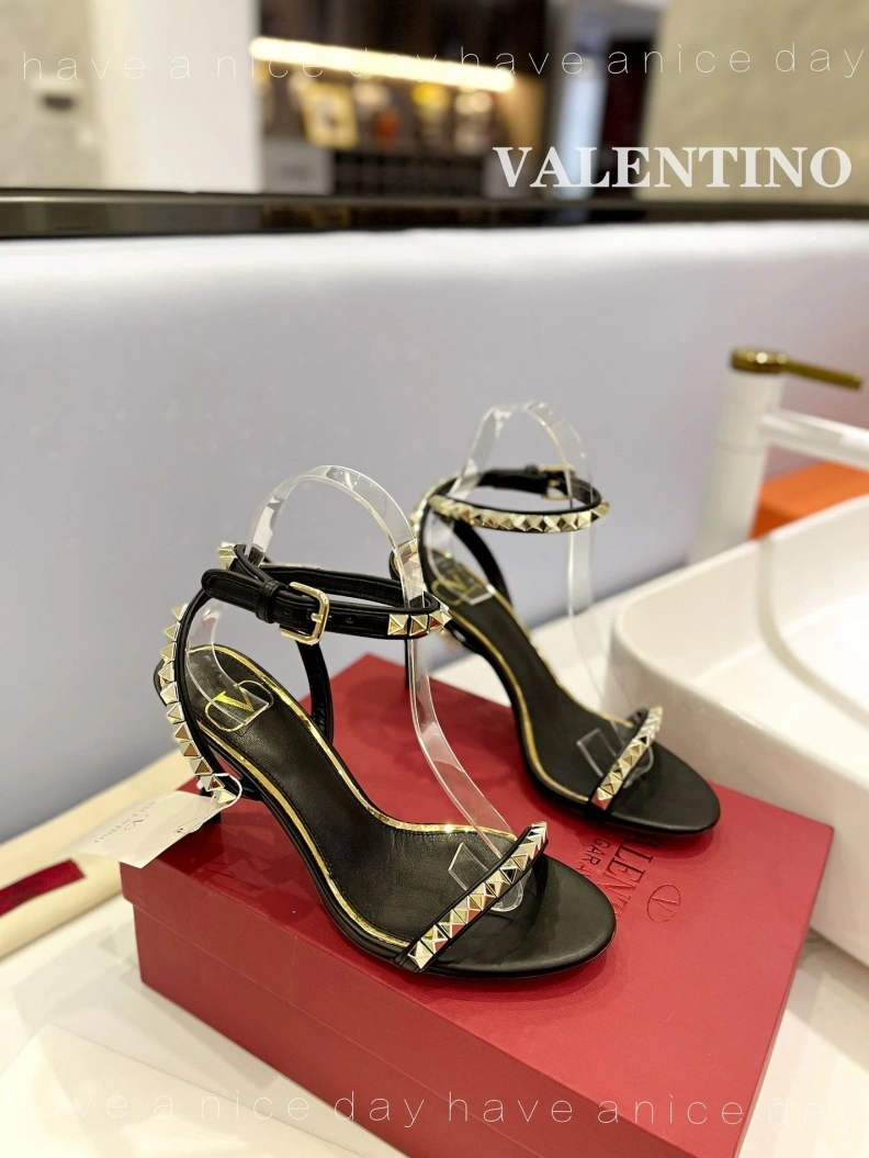 NewStyle Vxlxntino High Heels 230409