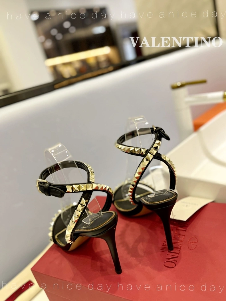NewStyle Vxlxntino High Heels 230409