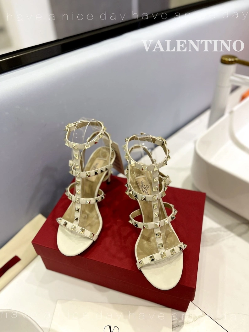 Fashionable Vxlxntino High Heels 230413