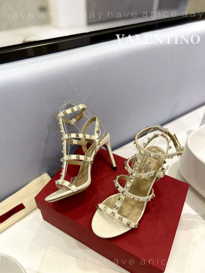 Fashionable Vxlxntino High Heels 230413