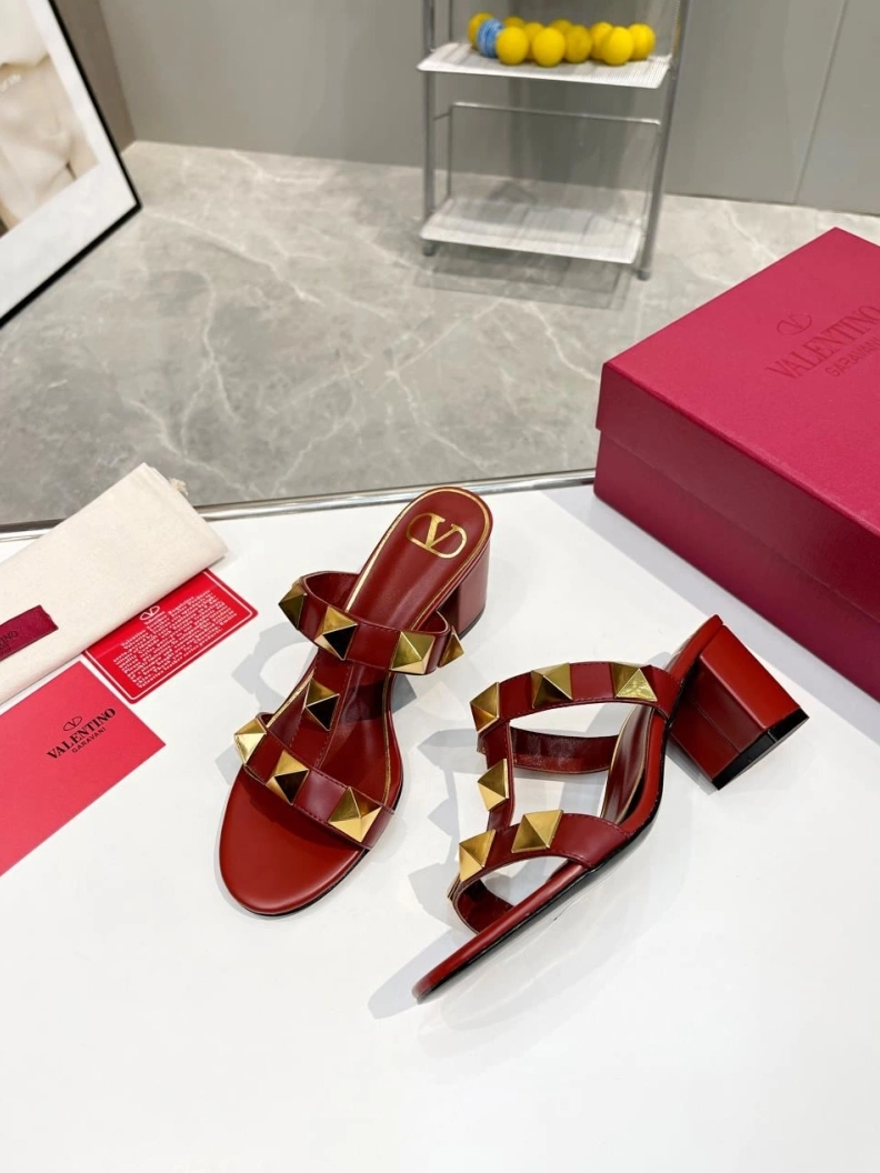 UrbanStyle Vxlxntino Slippers 230212