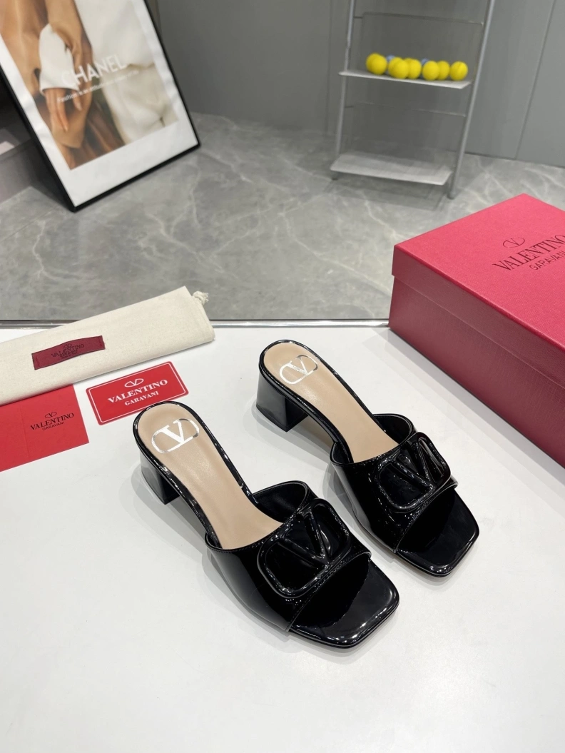 NewStyle Vxlxntino Slippers 230214