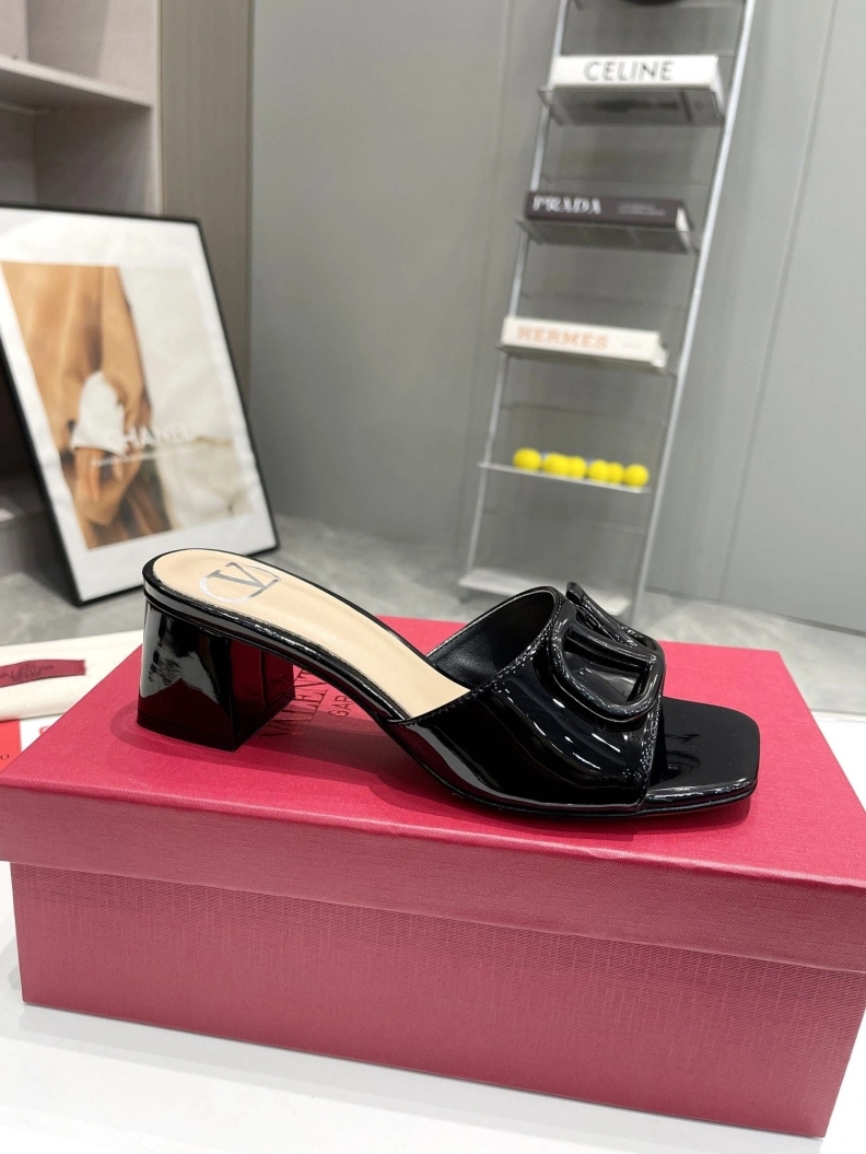 NewStyle Vxlxntino Slippers 230214