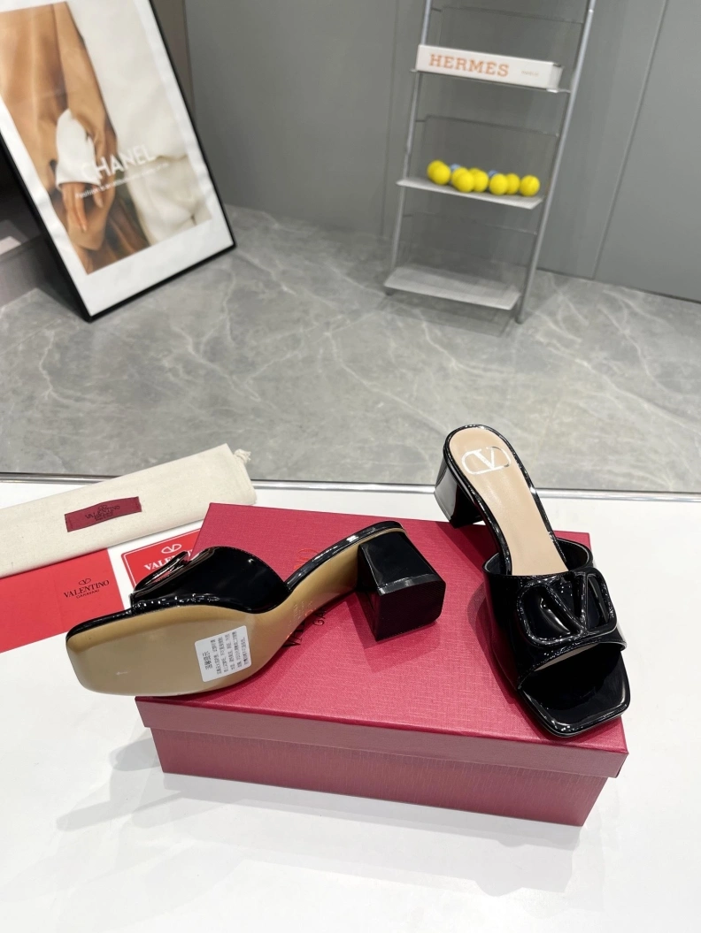 NewStyle Vxlxntino Slippers 230214