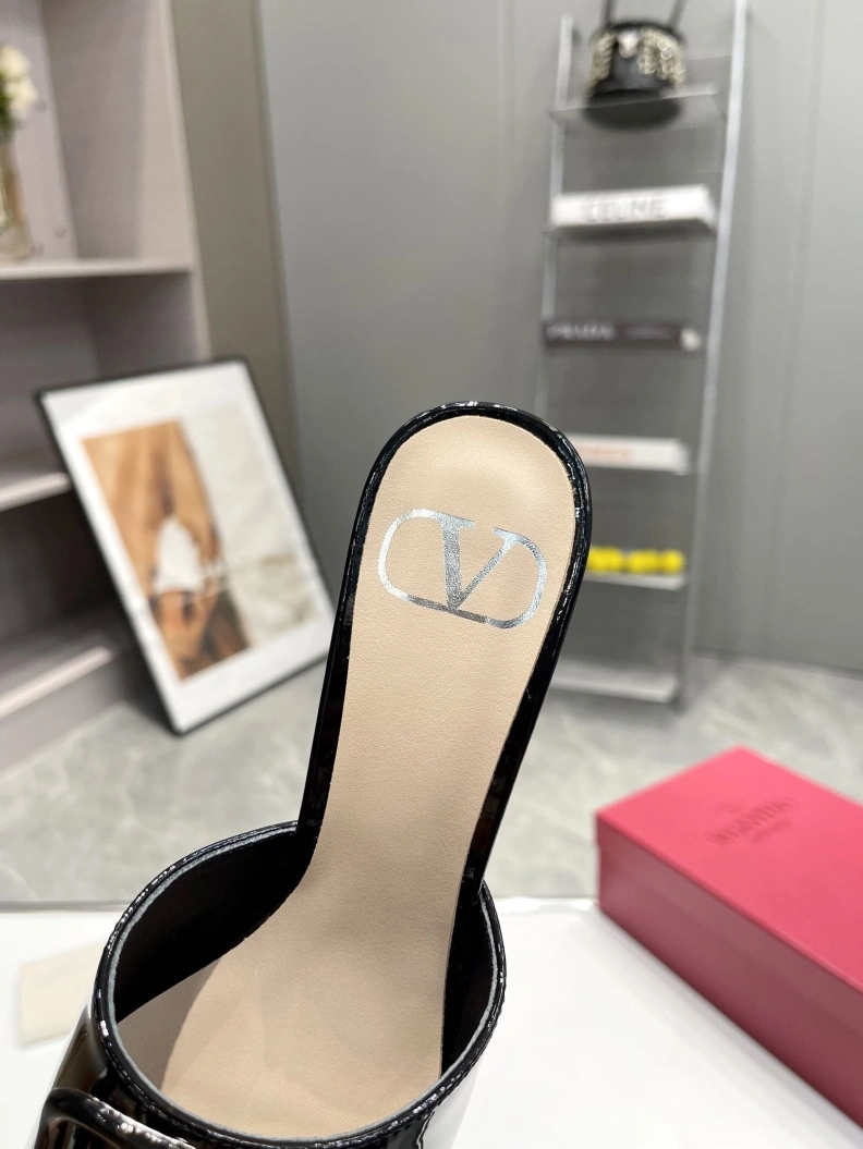 NewStyle Vxlxntino Slippers 230214
