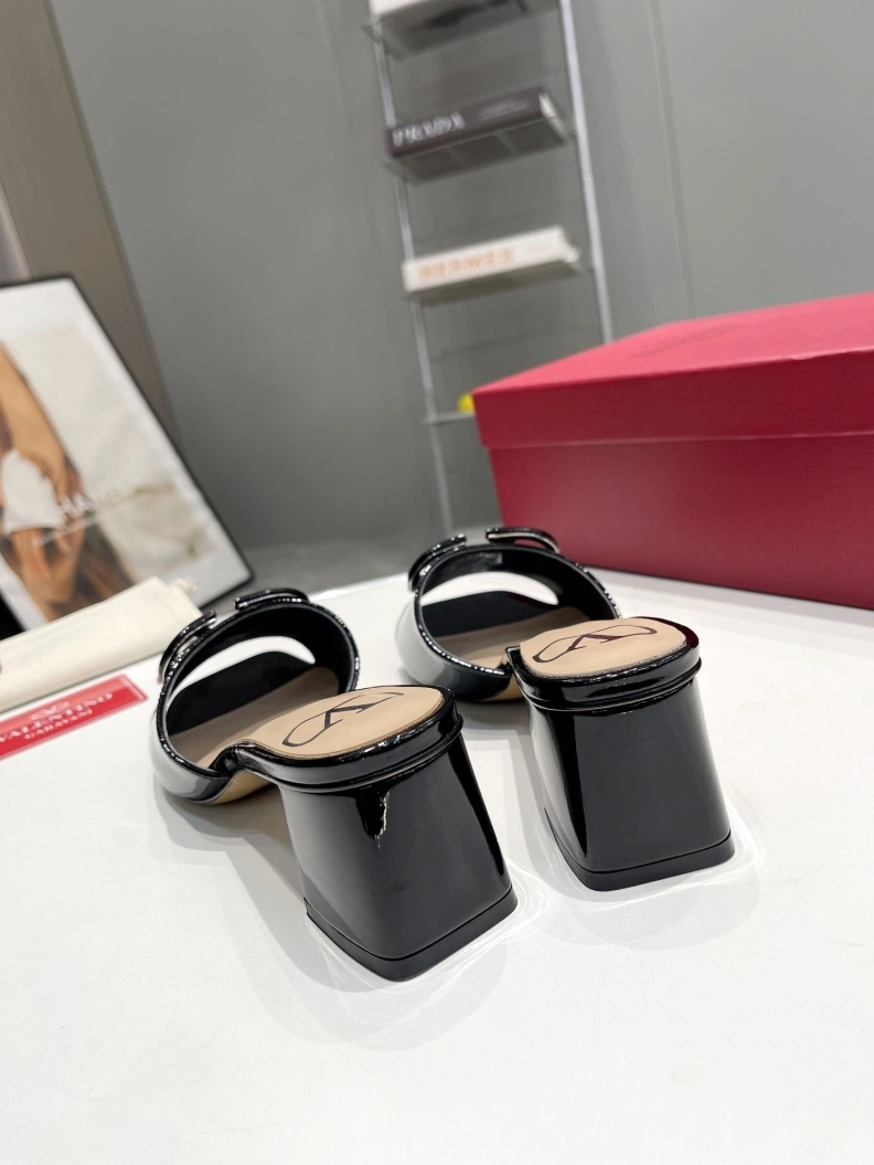 NewStyle Vxlxntino Slippers 230214
