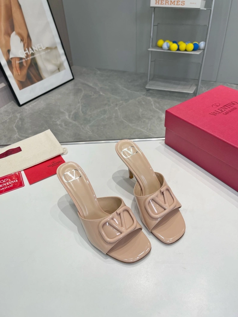 Practical Vxlxntino Slippers 230300