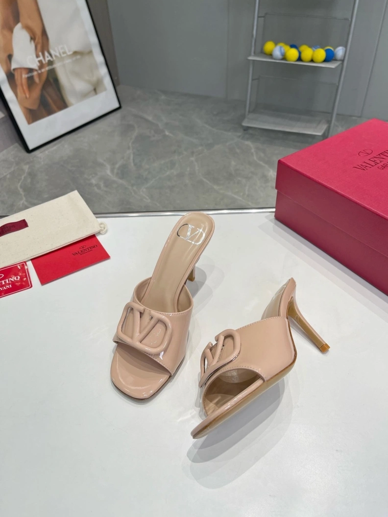 Practical Vxlxntino Slippers 230300