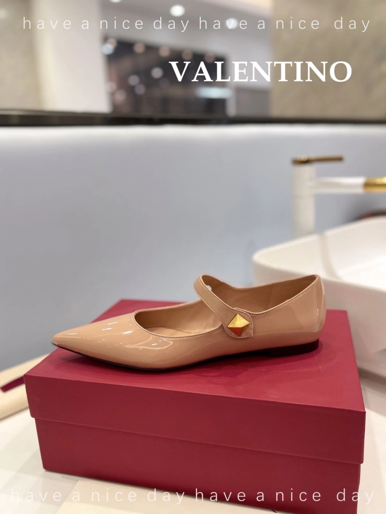 WellDesigned Vxlxntino High Heels 230356