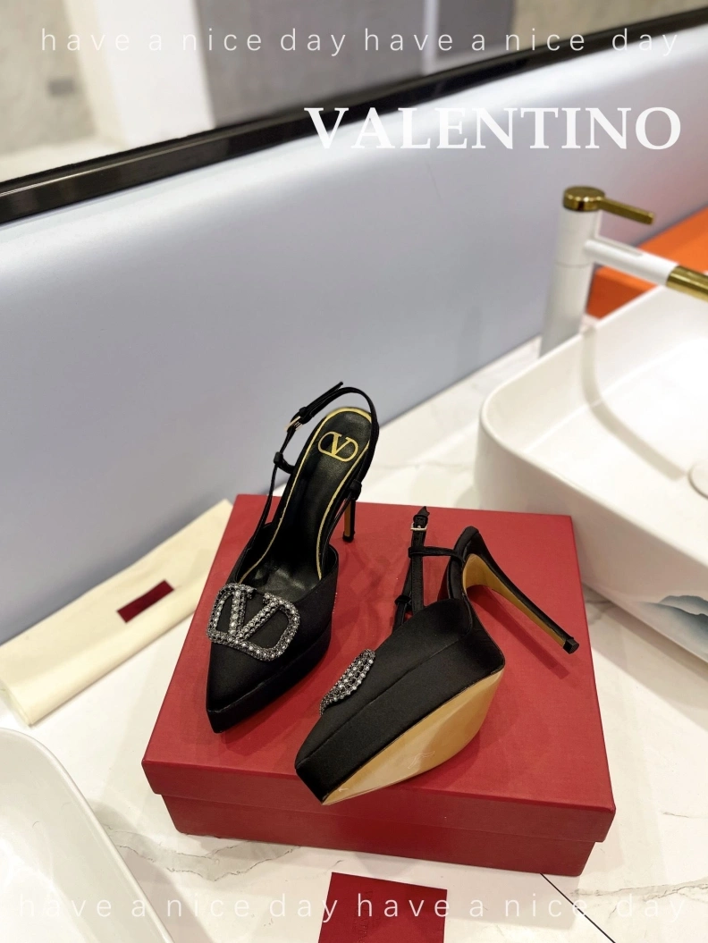 NewStyle Vxlxntino High Heels 230332