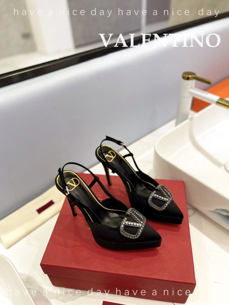 NewStyle Vxlxntino High Heels 230332