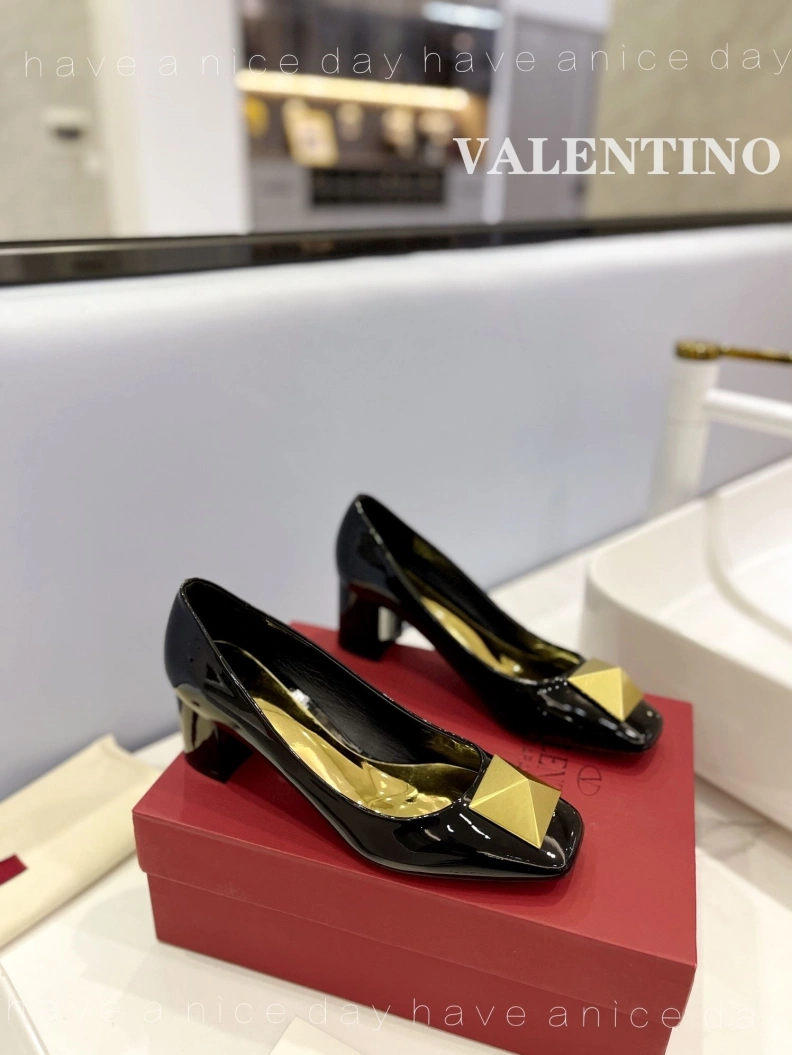 WellDesigned Vxlxntino High Heels 230331
