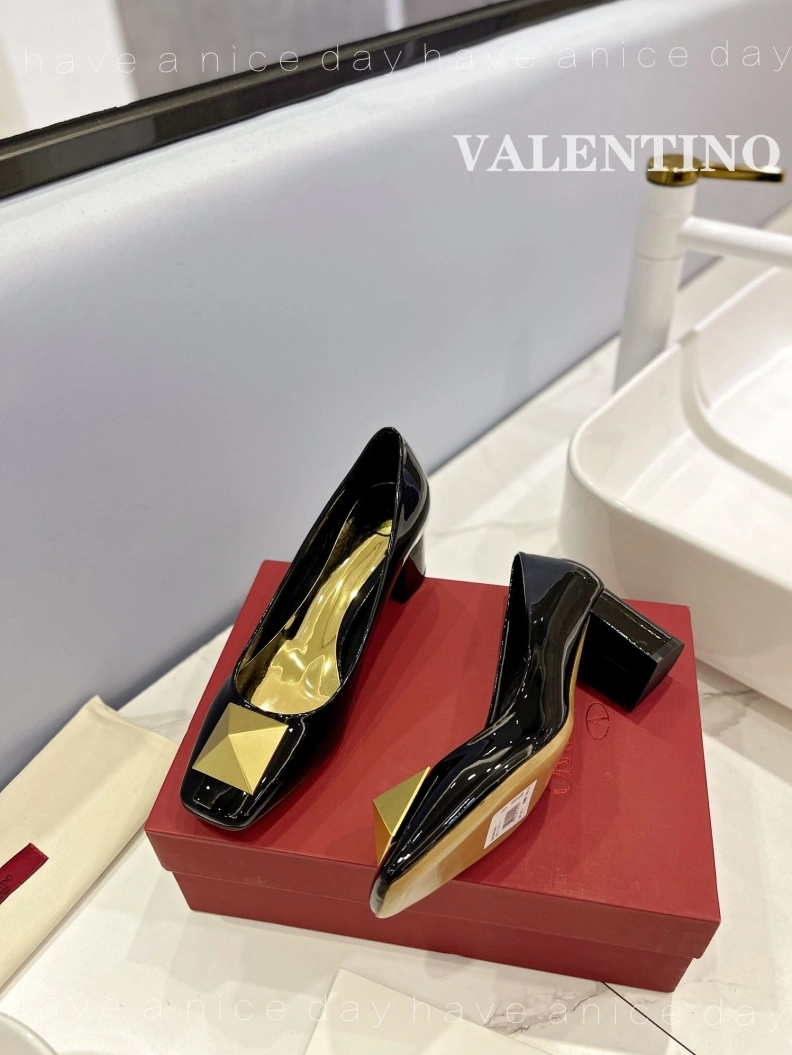 WellDesigned Vxlxntino High Heels 230331
