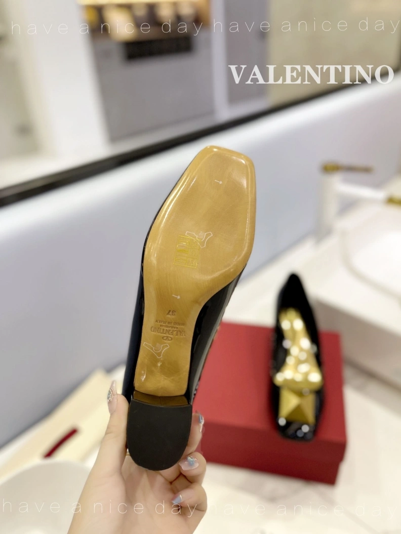 WellDesigned Vxlxntino High Heels 230331