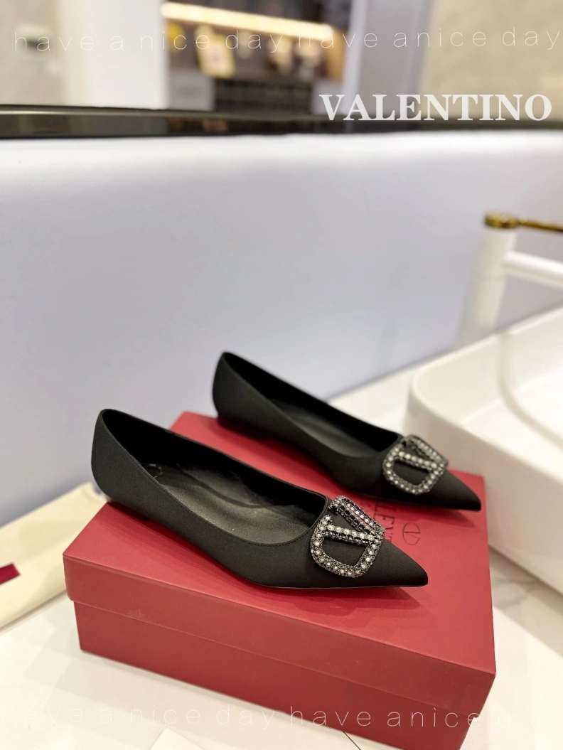 Resilient Vxlxntino flat shoes 230558