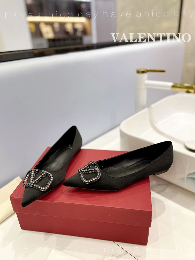 Resilient Vxlxntino flat shoes 230558
