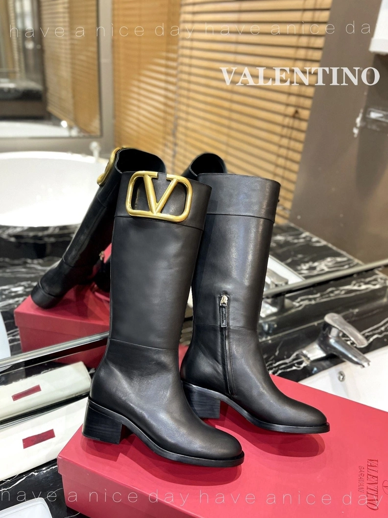 Classic Vxlxntino Boots 230676
