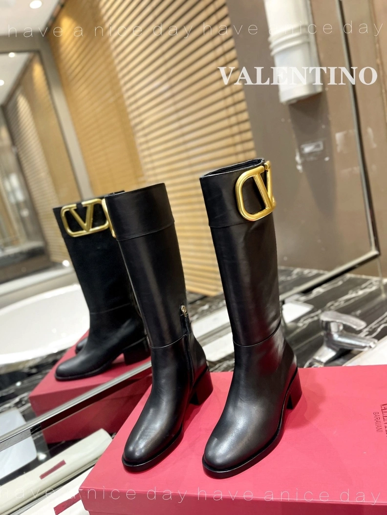 Classic Vxlxntino Boots 230676