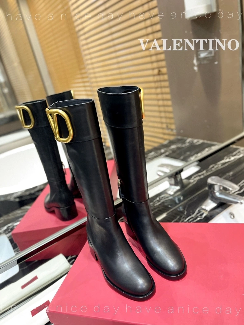 Classic Vxlxntino Boots 230676