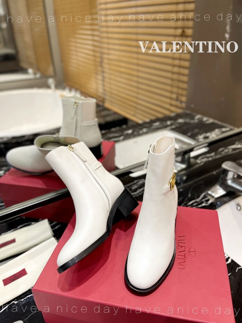 Timeless Vxlxntino Boots 230689