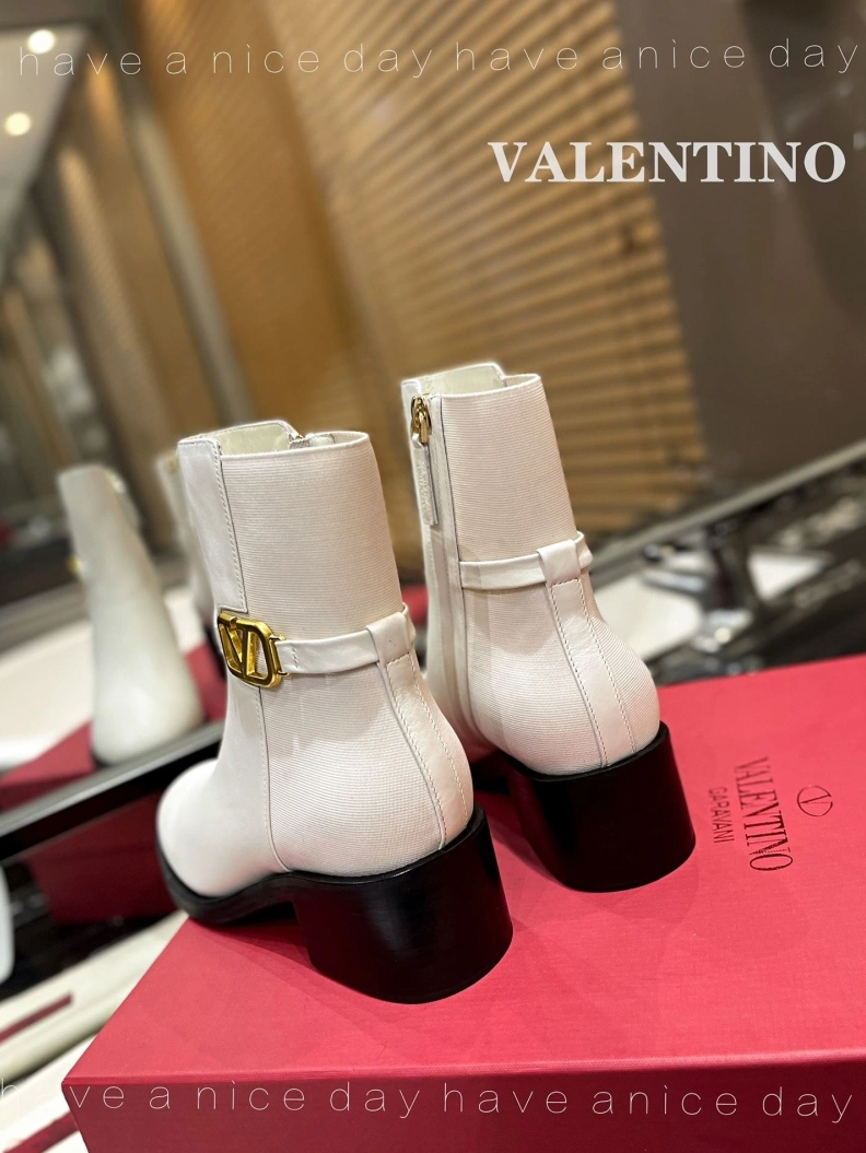 Timeless Vxlxntino Boots 230689