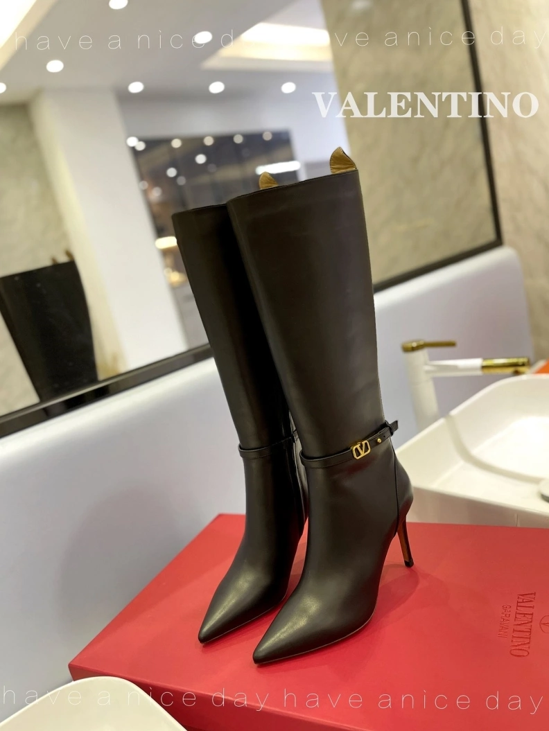Bold Vxlxntino Boots 230687
