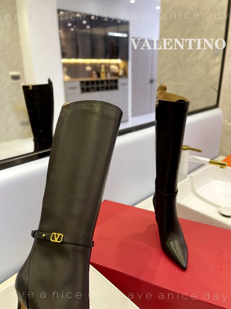 Bold Vxlxntino Boots 230687