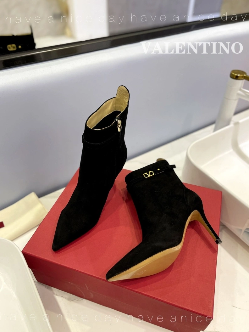 Comfortable Vxlxntino Boots 230662