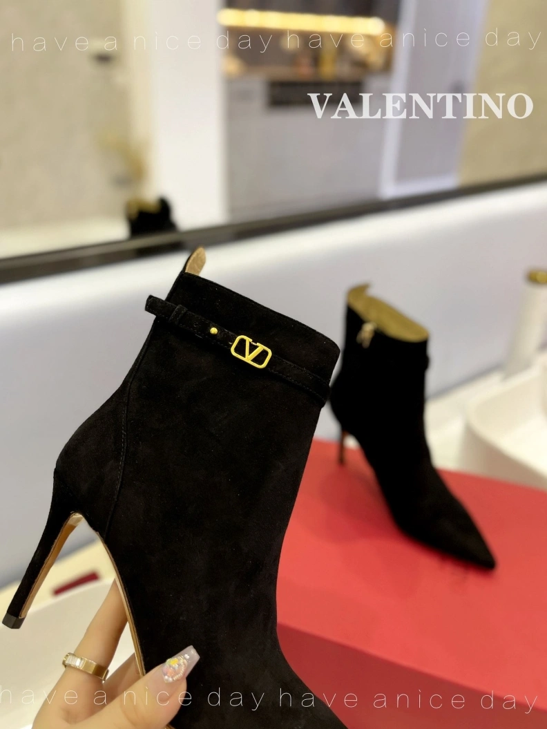 Comfortable Vxlxntino Boots 230662