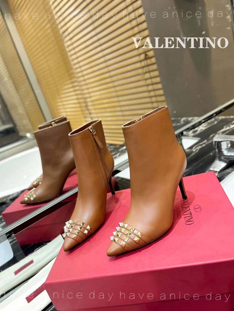 Fashionable Vxlxntino Boots 230655
