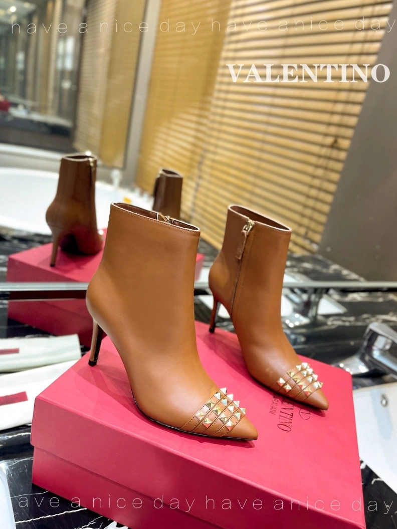 Fashionable Vxlxntino Boots 230655