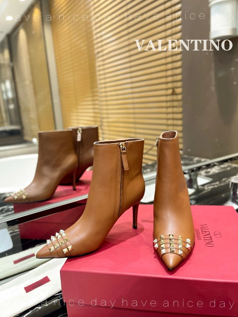Fashionable Vxlxntino Boots 230655