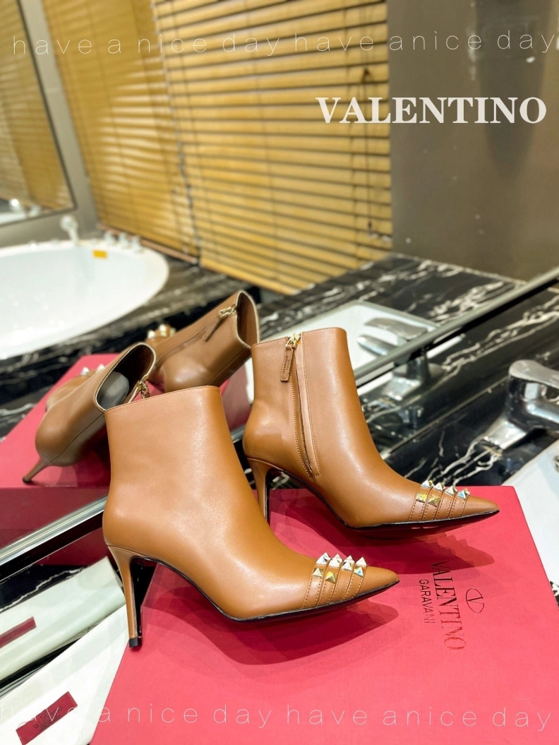 Fashionable Vxlxntino Boots 230655