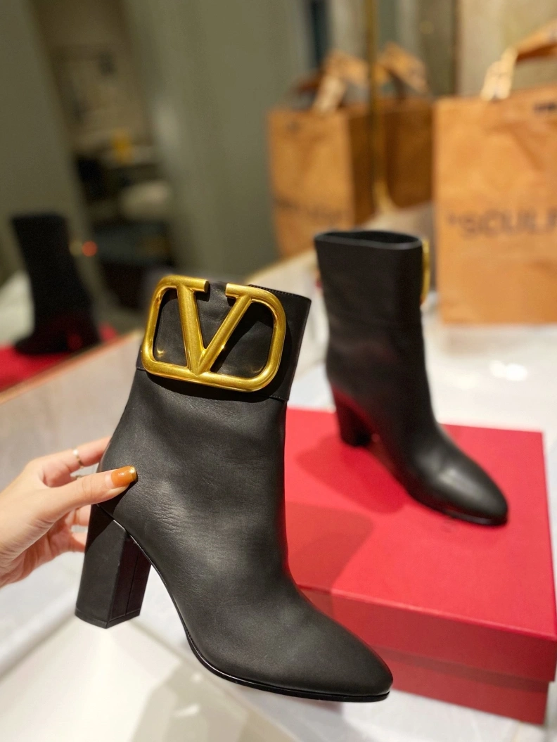 NewStyle Vxlxntino Boots 230645