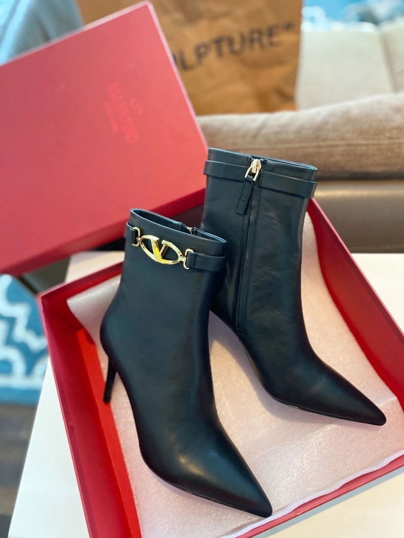 Elegant Vxlxntino Boots 230626