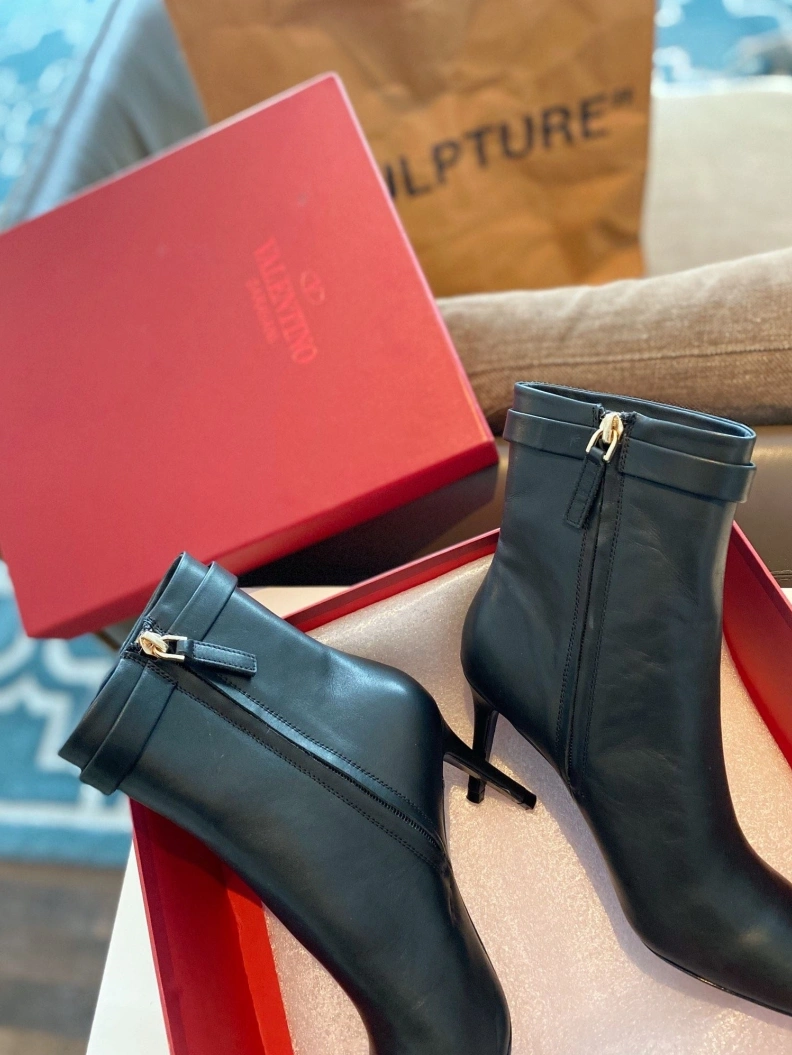 Elegant Vxlxntino Boots 230626