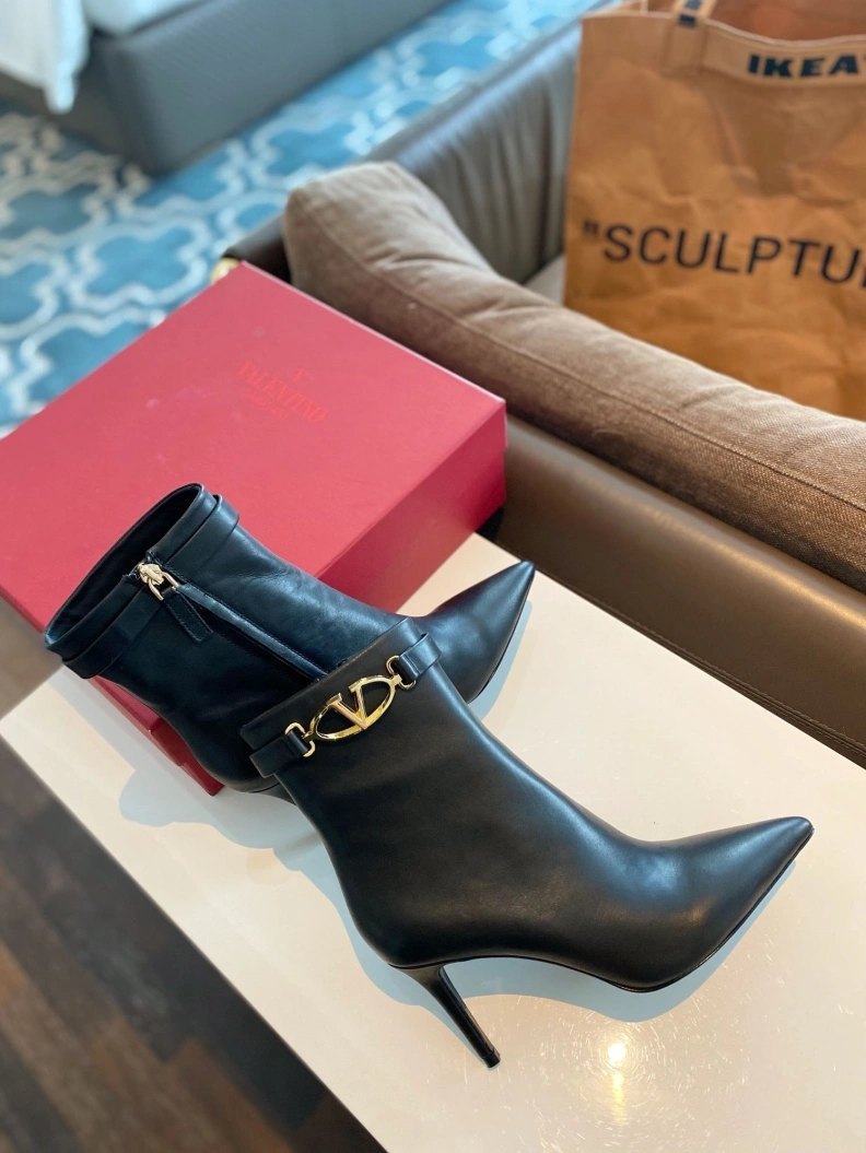 Elegant Vxlxntino Boots 230626